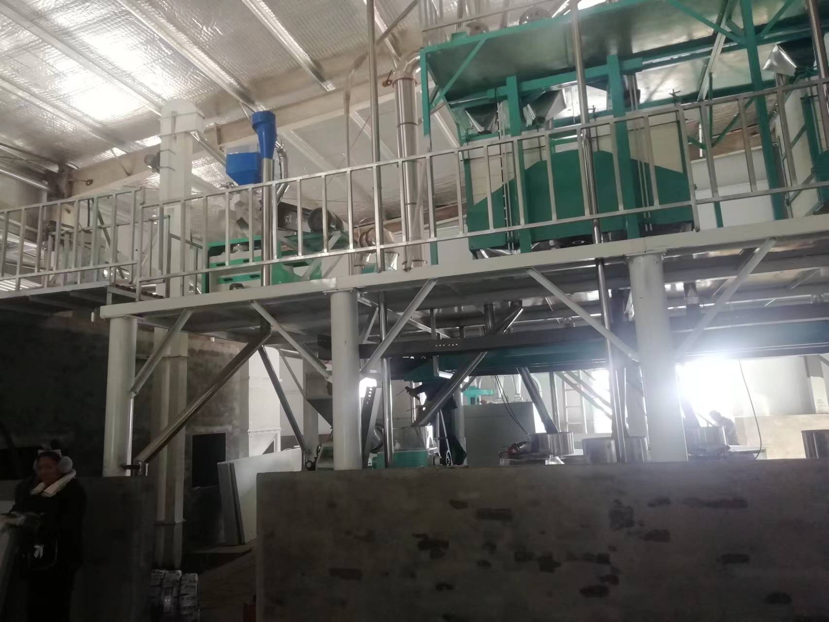 河南鶴壁市?？h六加二石磨面粉機(jī)