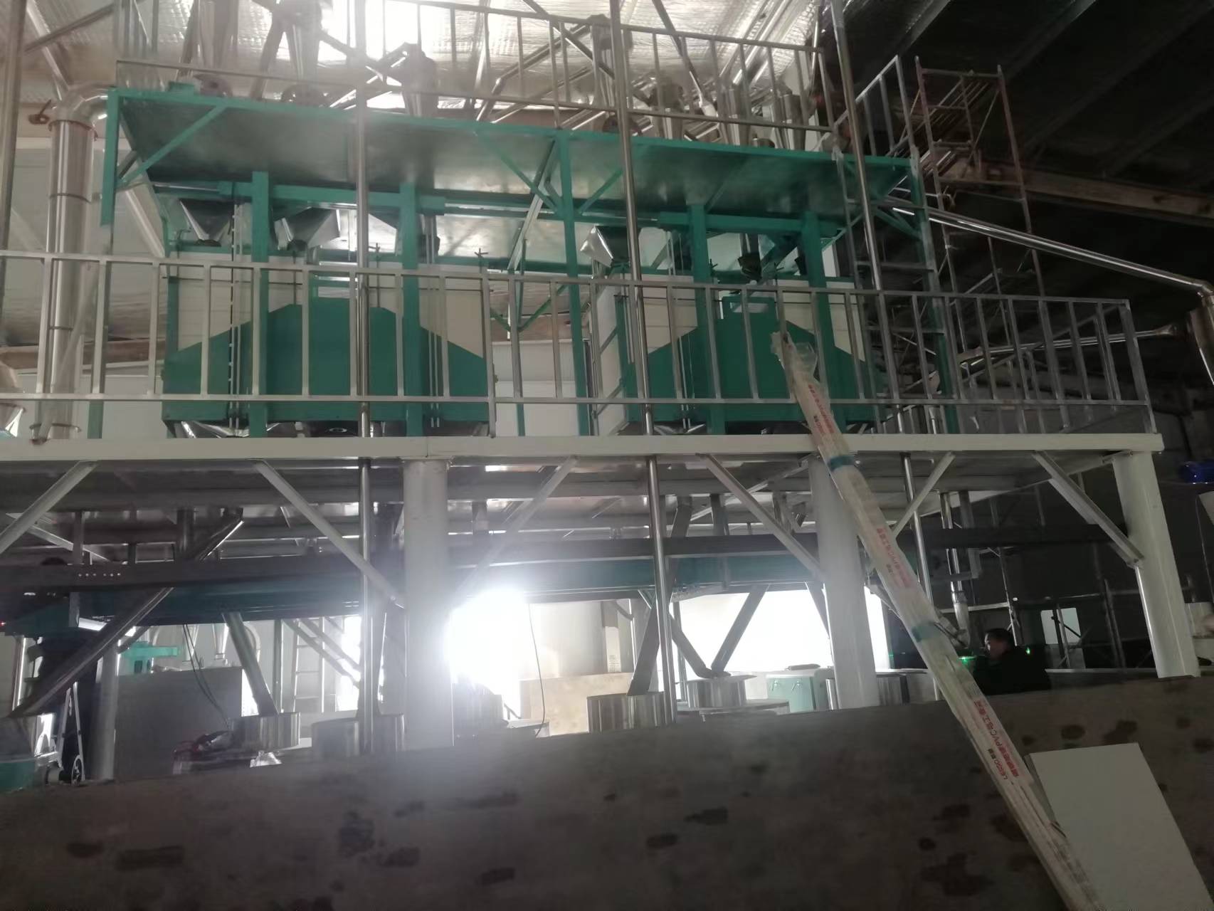河南鶴壁市浚縣六加二石磨面粉機(jī)